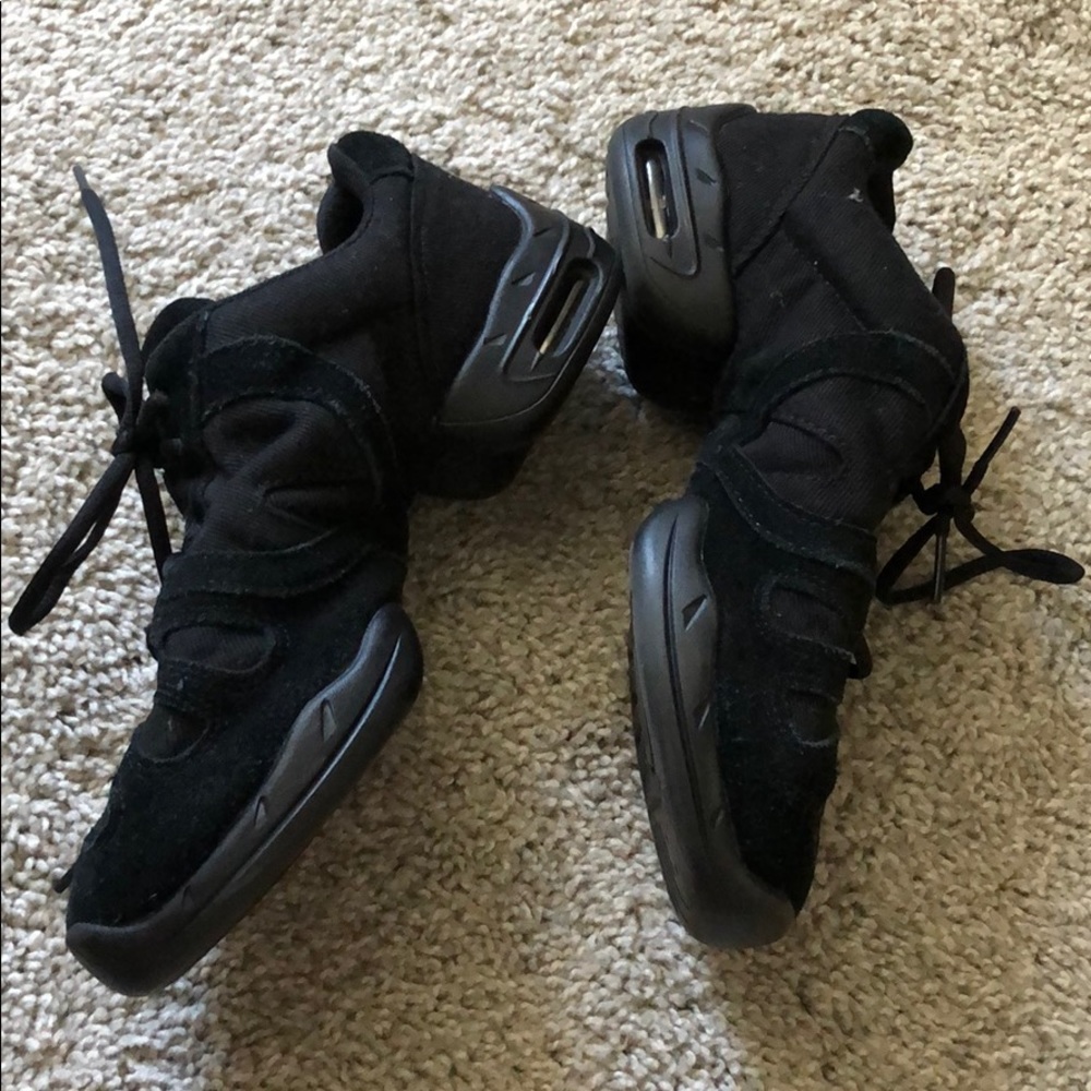 Sansha Skazz dance sneakers